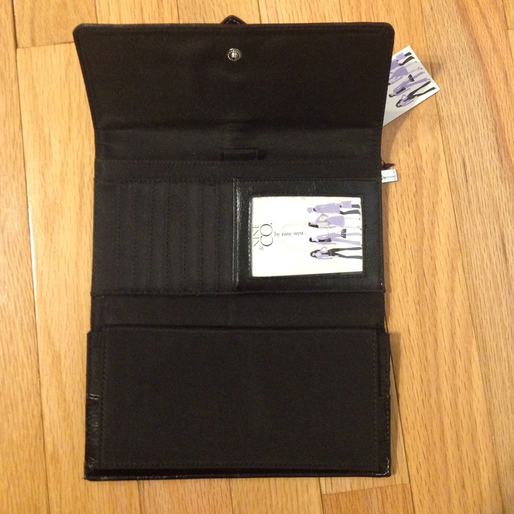 COPY - Wallet - Picture 2 of 4